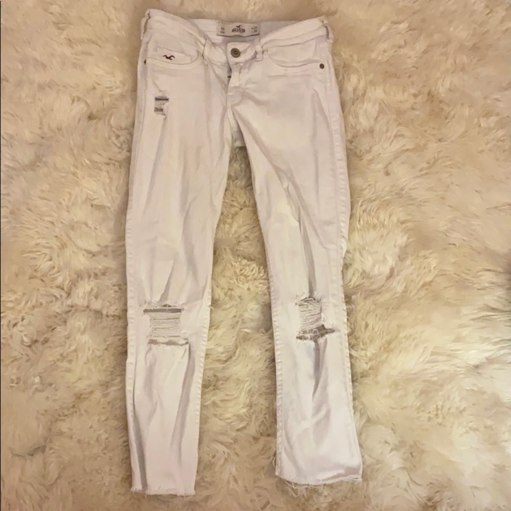 ♡︎ WHITE DISTRESSED JEANS♡︎